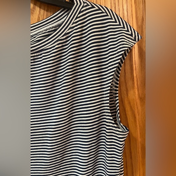 St. John Nautical Stripe Sleevless Cap Sleeve Top Navy Blue & White Size Small - Picture 4 of 9